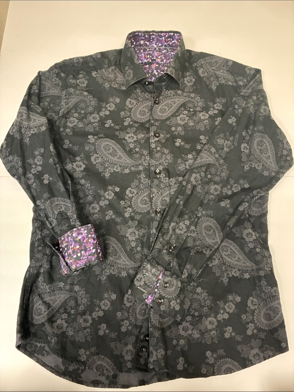 Bertigo Men's Gray Paisley Dress Shirt with Purple Contrast Accents